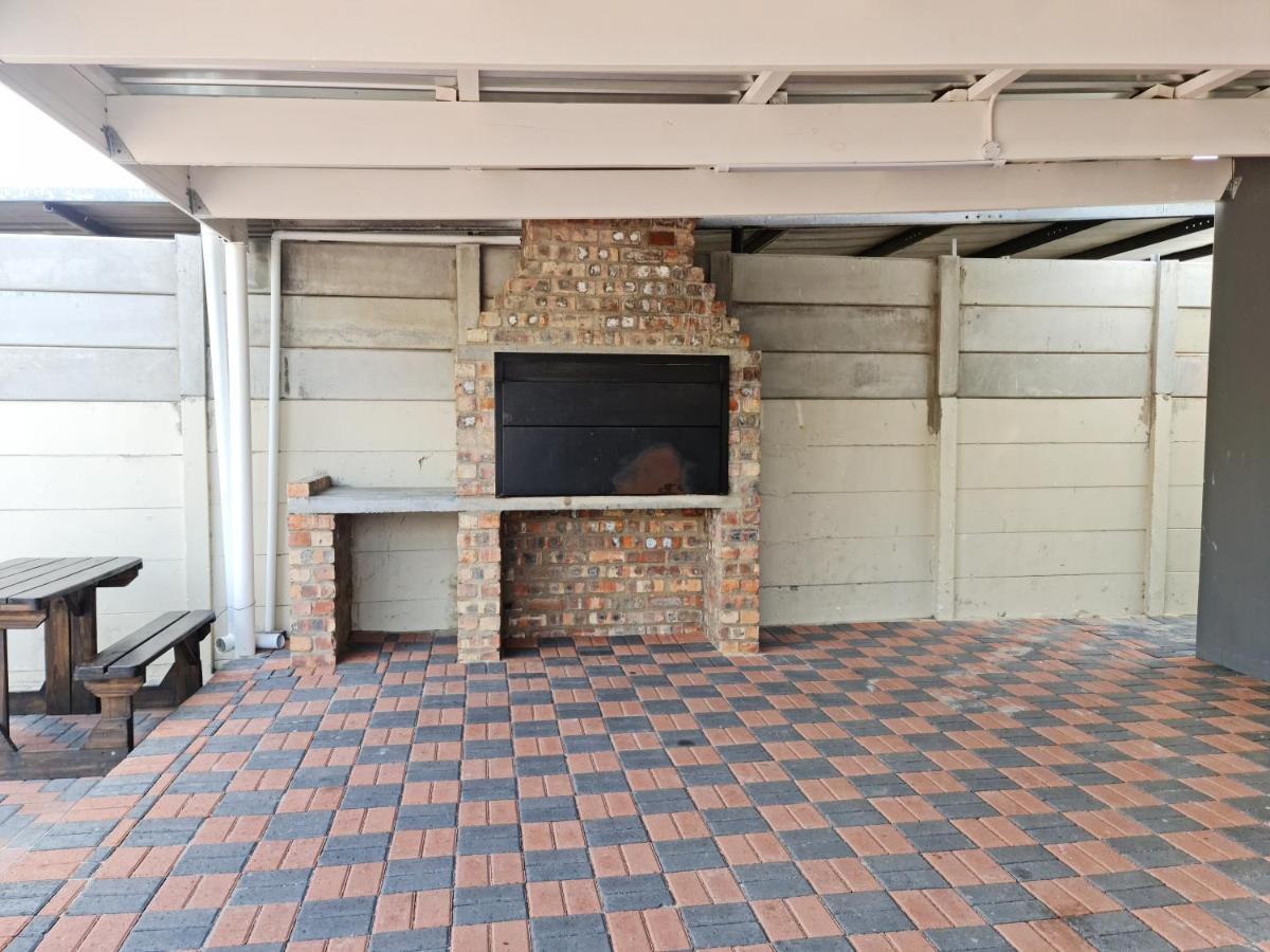 10 Florence Street Oakdale Belliville 7530 South African 2* Le Cap