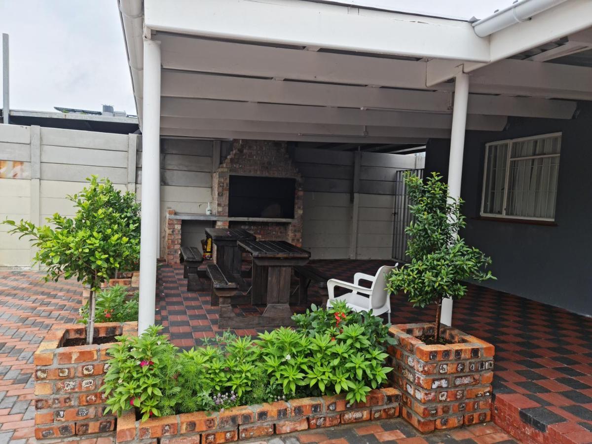 10 Florence Street Oakdale Belliville 7530 South African