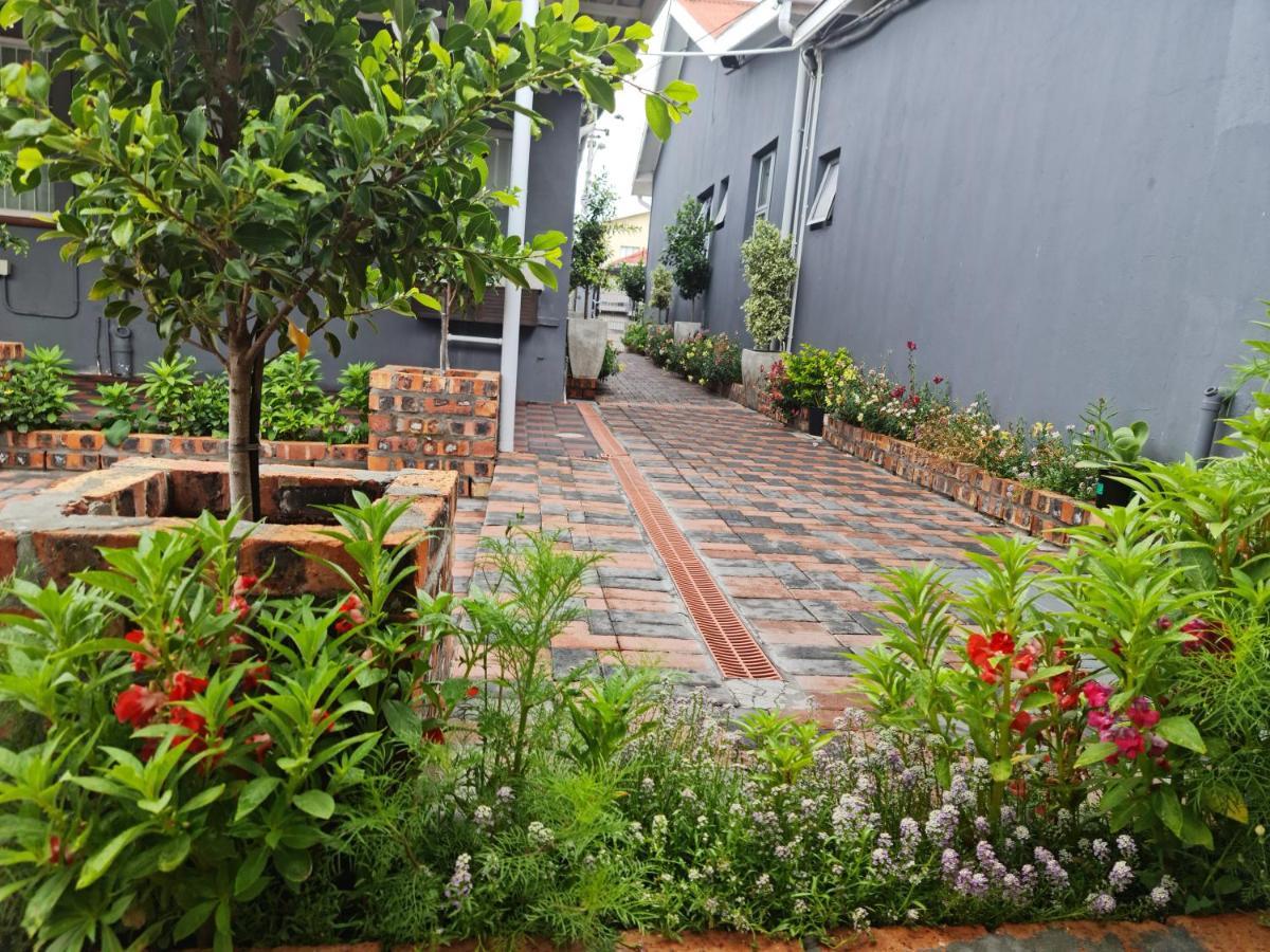10 Florence Street Oakdale Belliville 7530 South African Le Cap