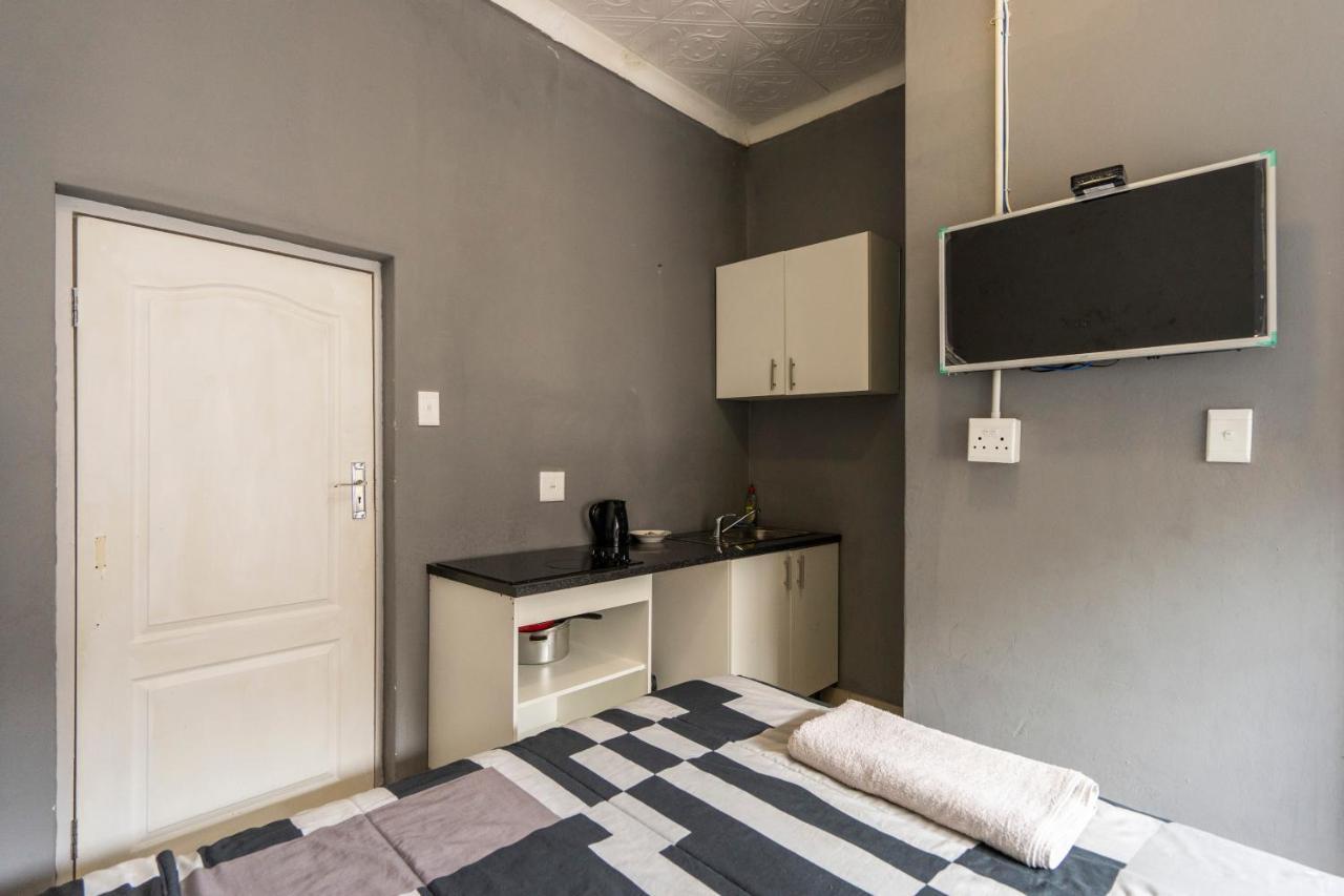 10 Florence Street Oakdale Belliville 7530 South African